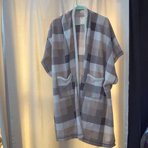 Cream Cuddl Duds Poncho S/M